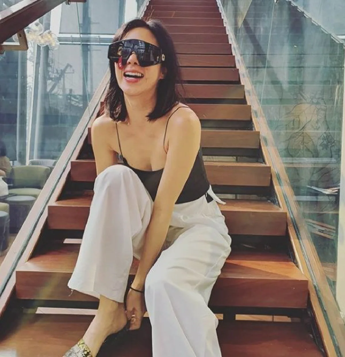 คริส หอวัง โชว์แซ่บออกสเต็ปเซ็กซี่บนเก้าอี้ #homechairchallenge