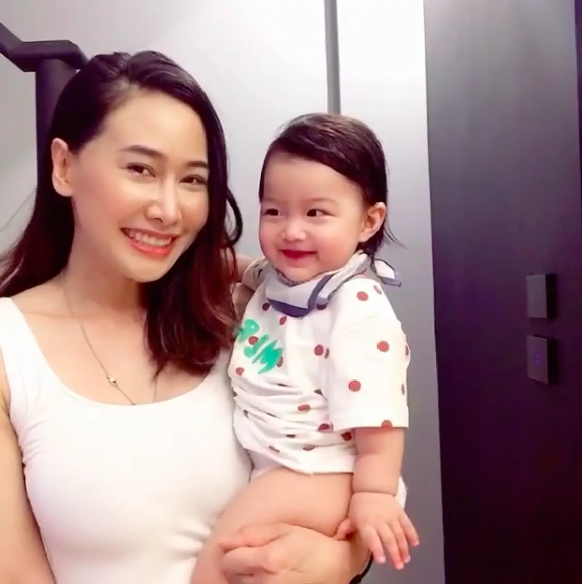 "ติ๊ก บิ๊กบราเธอร์" รอฤกษ์แต่งงานใหม่ พร้อมเปิดใจคนวิจารณ์แรงถึงลูกสาว "น้องวีจิ" 