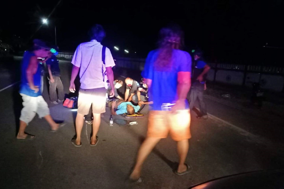 ผู้ใหญ่บ้านโดดขวางจยย.แหกด่านโควิดถูกชนเจ็บขาหัก