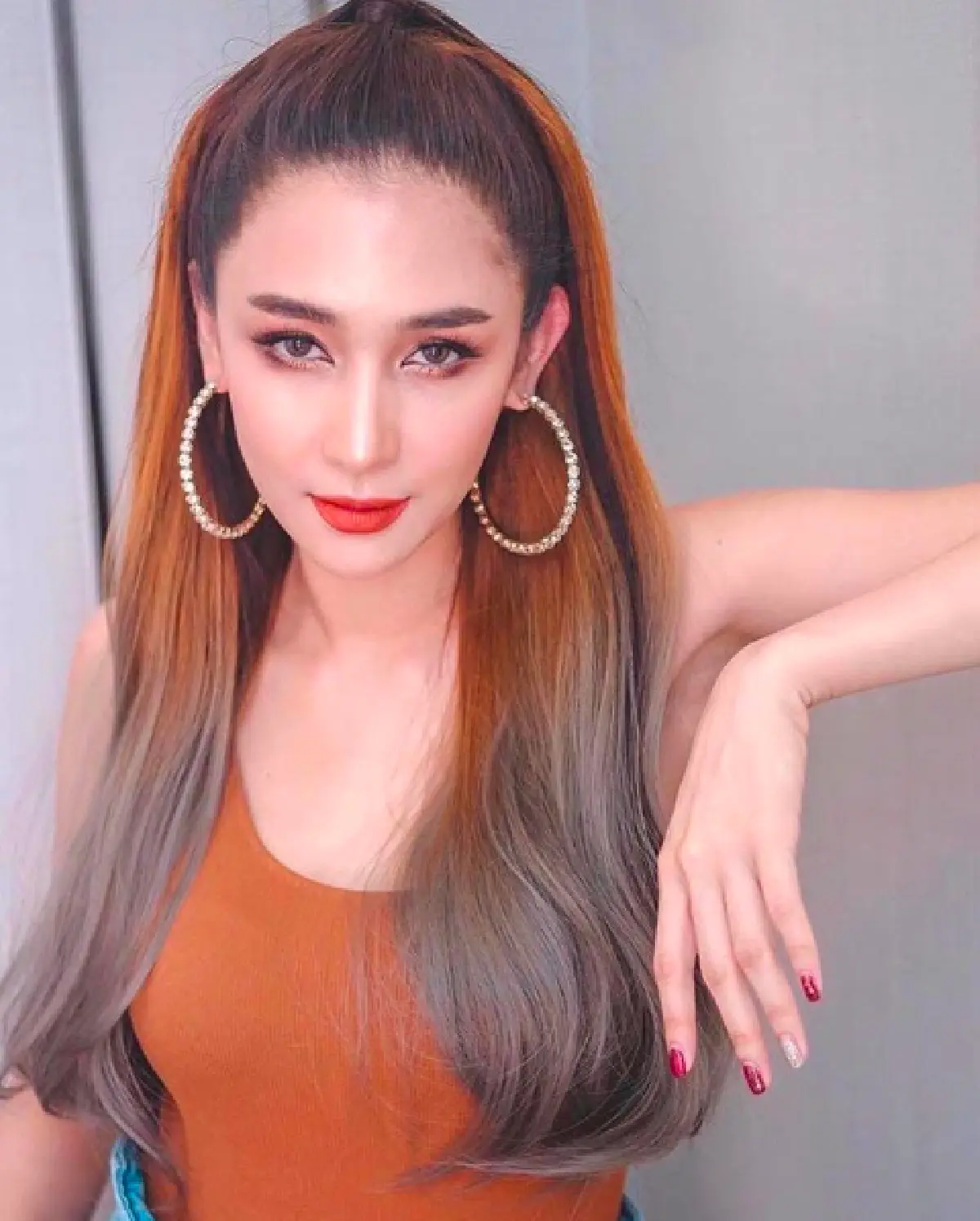 ฉายแววแต่เด็ก "น้องลลิน" จิ้มลิ้มน่ารัก ให้คุณแม่ "เนย โชติกา" ถ่ายภาพให้