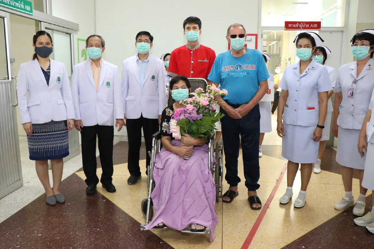 สามีฟินแลนด์รับภรรยาคนไทยผู้ป่วยโควิด-19รายสุดท้ายกาญจนบุรีกลับบ้าน