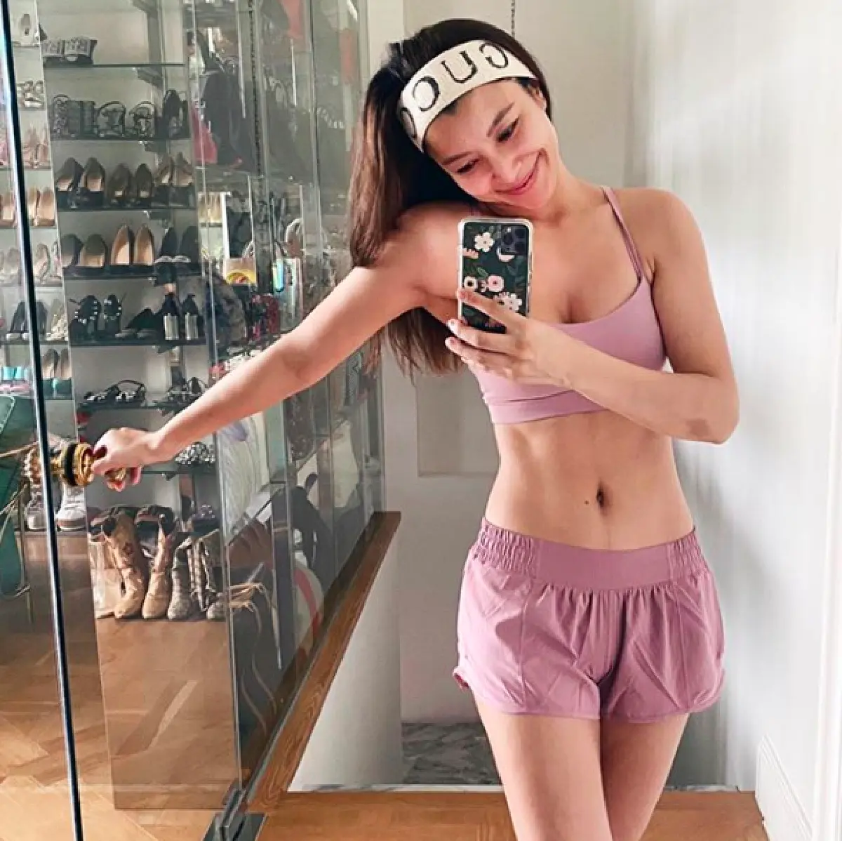 "เอมมี่" อวดหุ่นเอวเอส หลังซุ่มปั้นหุ่นจนตอนนี้แซ่บกว่าเดิม