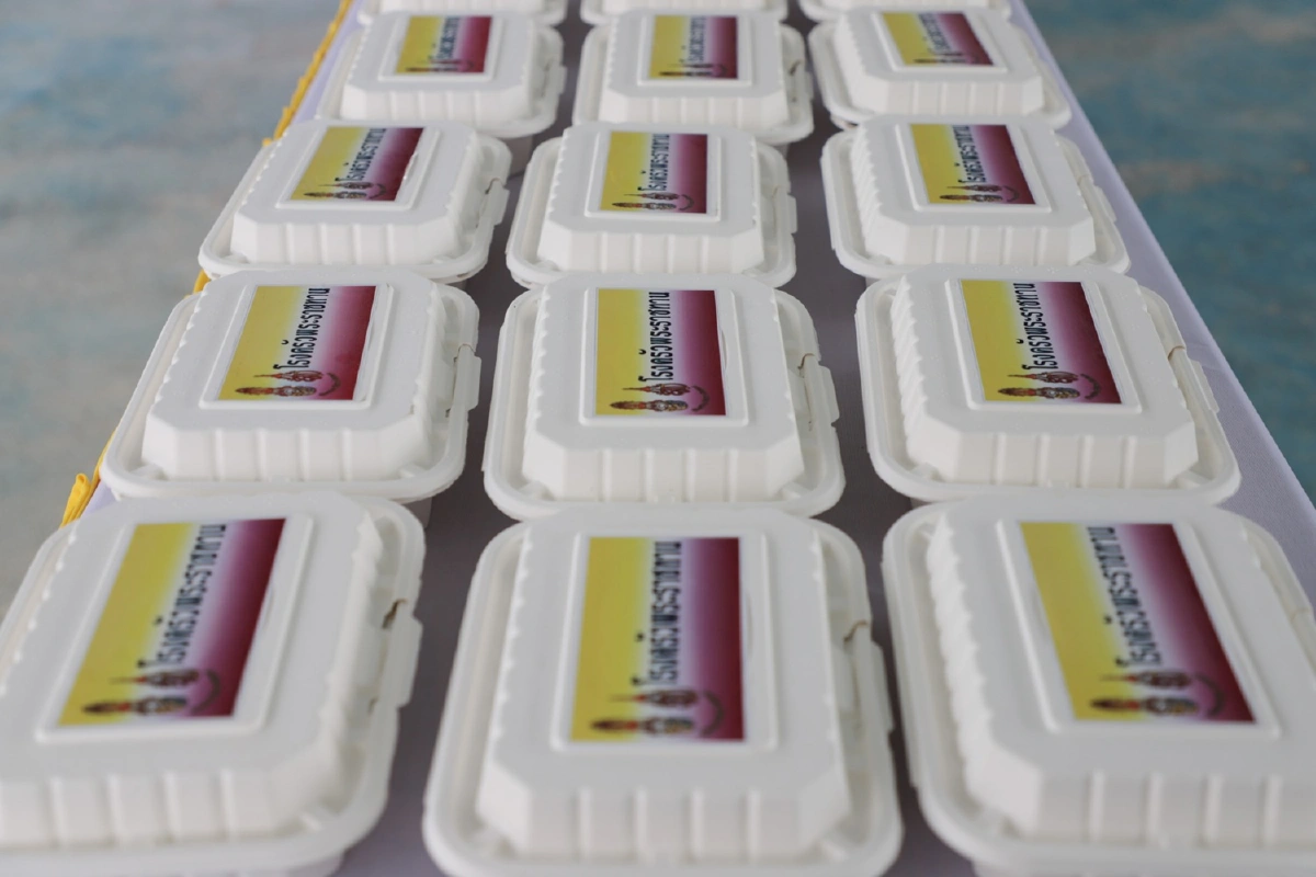 ในหลวง พระราชทานโรงครัว บรรเทาความเดือดร้อนประชาชนจ.นราธิวาส