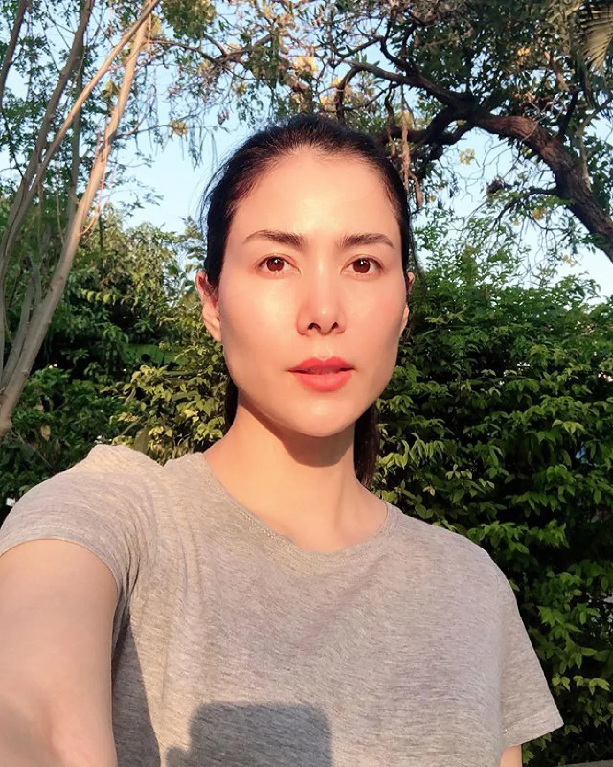 "เชอรี่ เข็มอัปสร" กับชีวิตเรียบง่าย ปลูกผักสวนครัวรอบบ้านสีเขียวสดชื่น