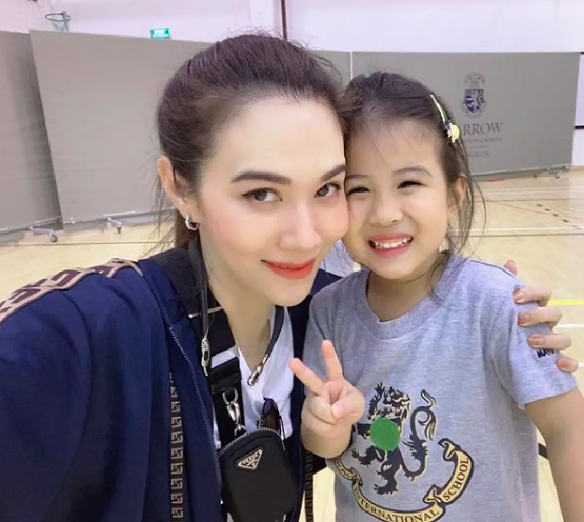 สำเนาเป๊ะ! ”แม่เมย์” เผยภาพตอนเด็กเทียบกับ “น้องมายู" ความเหมือนเต็มร้อย