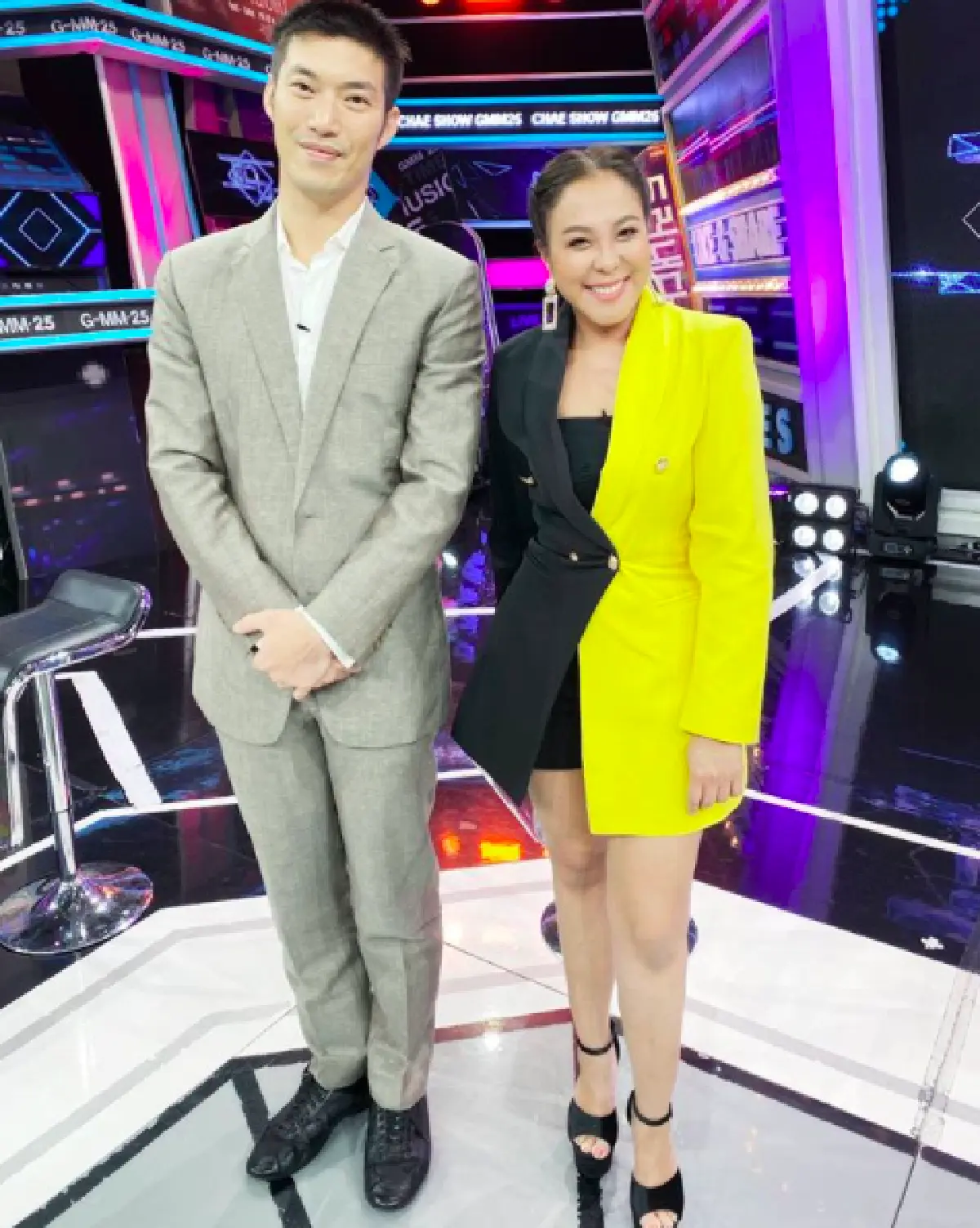 "ดีเจดาด้า" โพสต์ภาพคู่ "ธนาธร" เจอดราม่าแรง "ดีเจต้นหอม" ออกโรงป้อง