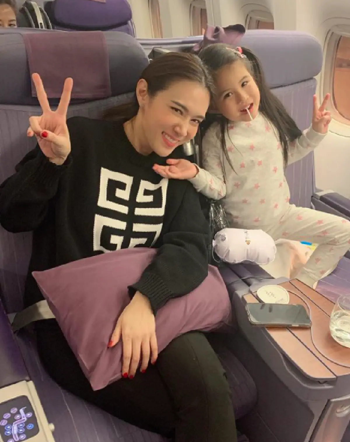 สำเนาเป๊ะ! ”แม่เมย์” เผยภาพตอนเด็กเทียบกับ “น้องมายู" ความเหมือนเต็มร้อย