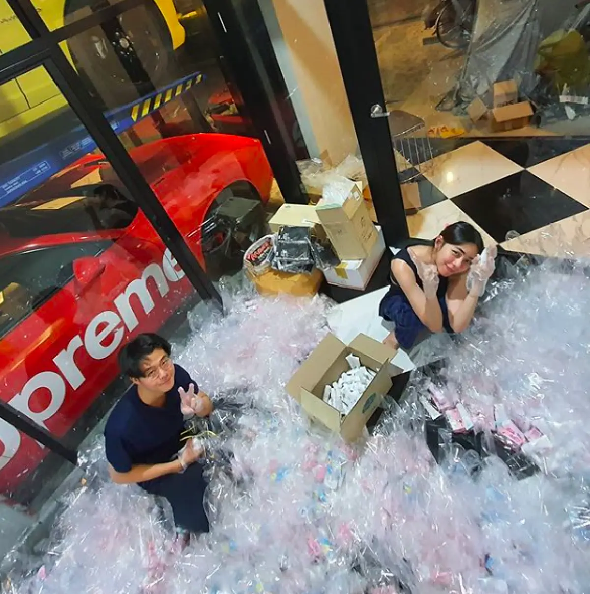 “นิวเคลียร์” จัดทำถุงผ้ายังชีพ 300 ถุง ส่งให้กับแม่ลูกอ่อนที่เดือดร้อน