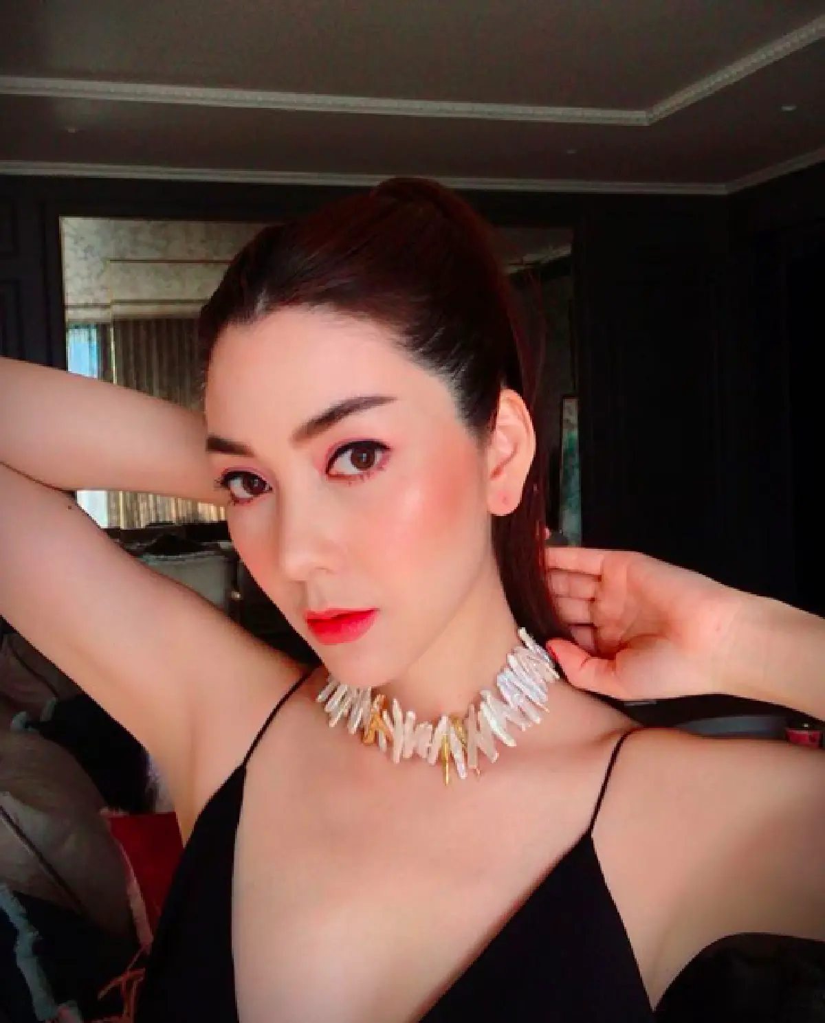 "วุ้นเส้น วิริฒิพา" อวดชุดล้างจานสุดแซ่บ เห็นแล้วถึงกับตะลึงหนัก