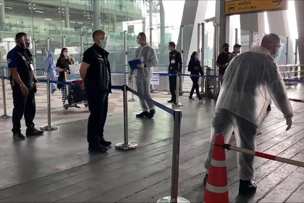 เปิดภาพ ท่าอากาศยานสุวรรณภูมิรับ31คนไทยกลับจากญี่ปุ่น