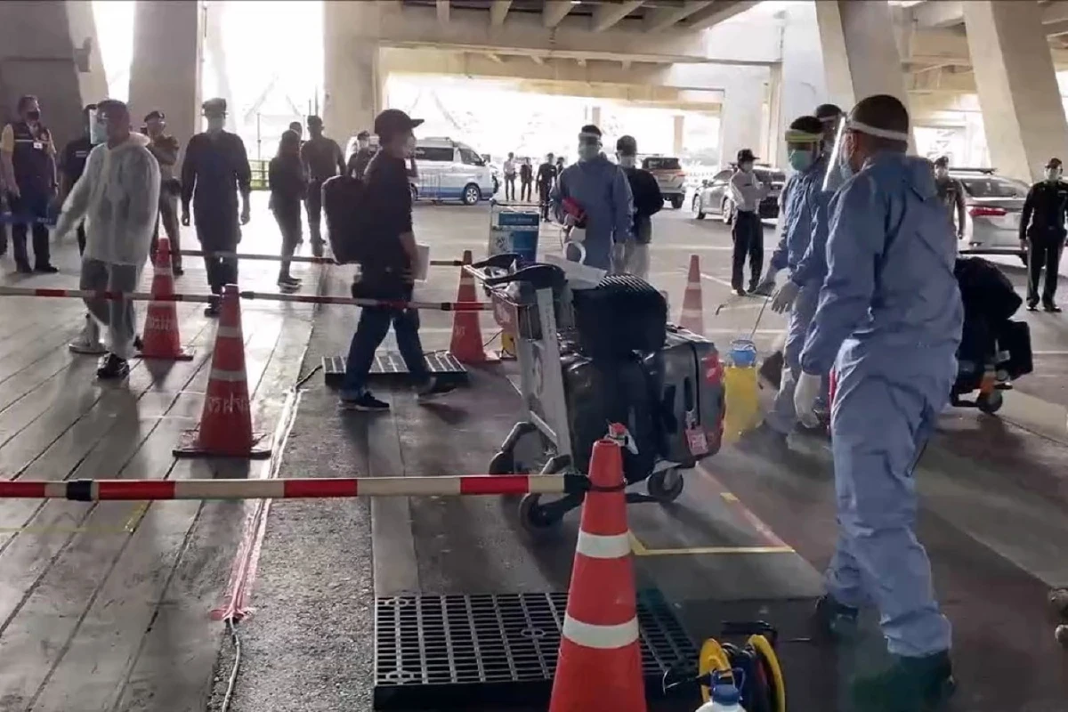 เปิดภาพ ท่าอากาศยานสุวรรณภูมิรับ31คนไทยกลับจากญี่ปุ่น