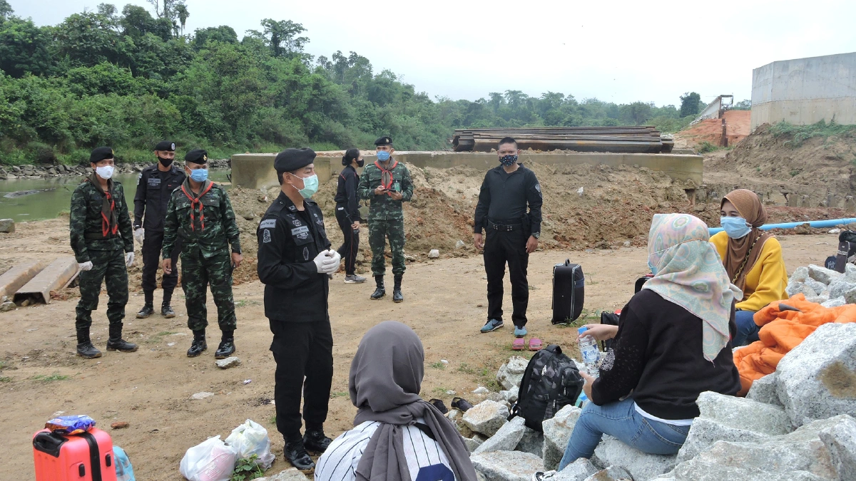 แรงงานไทยในมาเลย์แห่หนีข้ามแม่น้ำสุไหงโก-ลกต่อเนื่อง