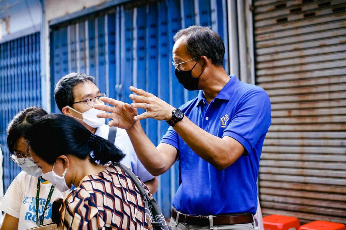"กรณ์"ชูโมเดลนศ.ศิริราช "แบ่งปันความอิ่ม" แจกข้าวช่วยทั้งร้านค้า-คนหิว
