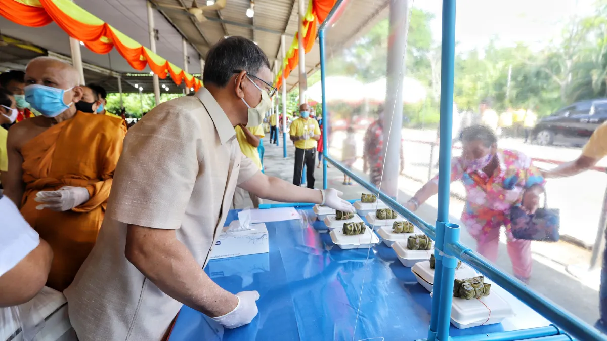 สนองพระดำริสมเด็จพระสังฆราช"วัดเจดีย์หอย"ตั้งโรงทานช่วยชาวบ้าน 