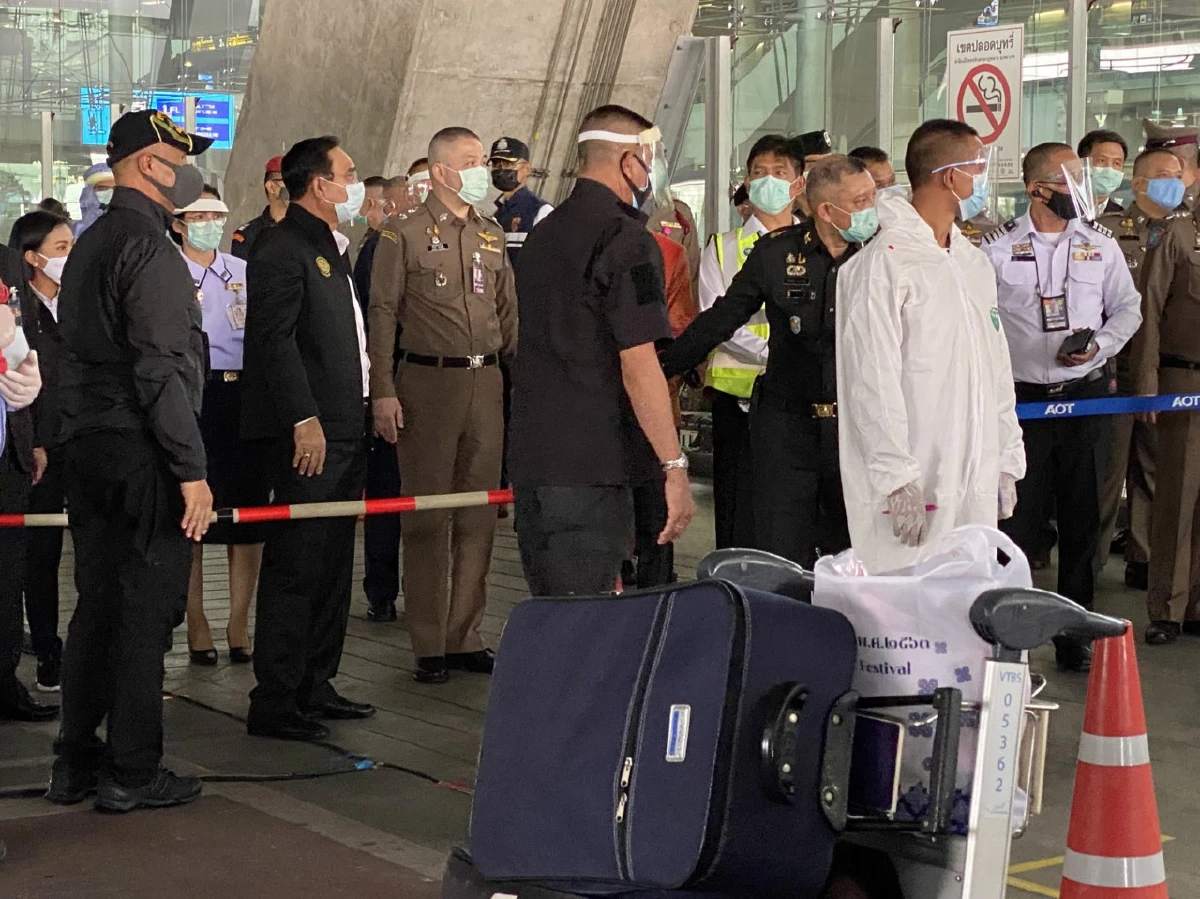 "บิ๊กตู่"ลงพื้นที่สุวรรณภูมิให้กำลังใจเจ้าหน้าที่รับคนไทยกลับประเทศ