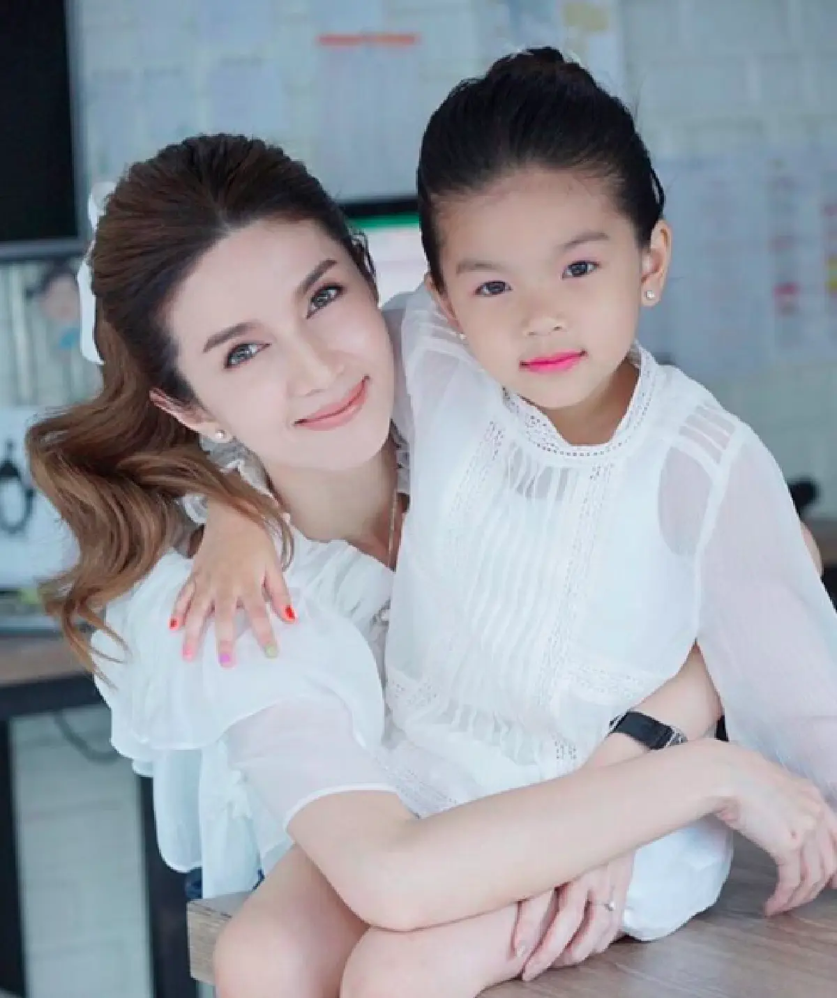 "โบว์ แวนดา" ของขึ้น! ฉะสื่อเขียนข่าวไม่ให้เกียรติ "ปอ ทฤษฎี"