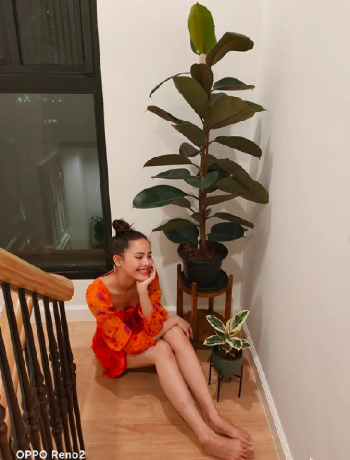 กร้าวใจมาก "ญาญ่า อุรัสยา" กับชุดรดน้ำต้นไม้อยู่บ้าน