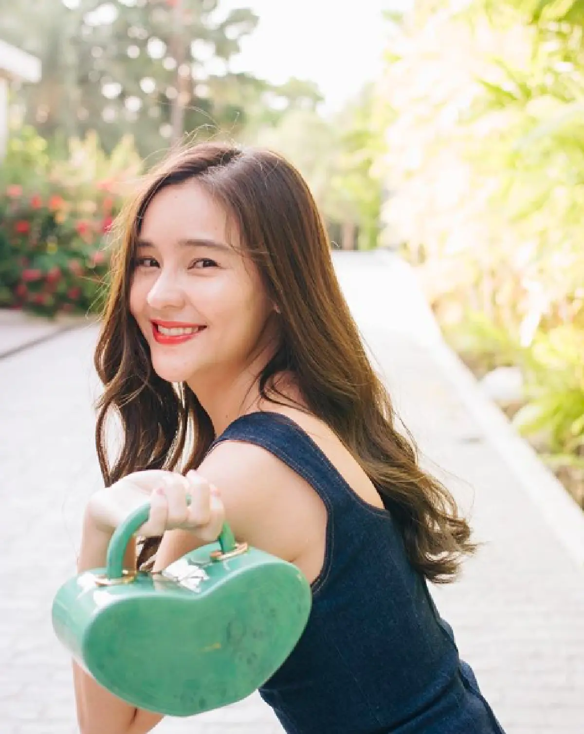 "ออม สุชาร์" ยื่นมือช่วยค่านมแม่ลูกอ่อน "แอมป์ พิธาน" ใจดีทุ่มให้ 3 ล้านบาท