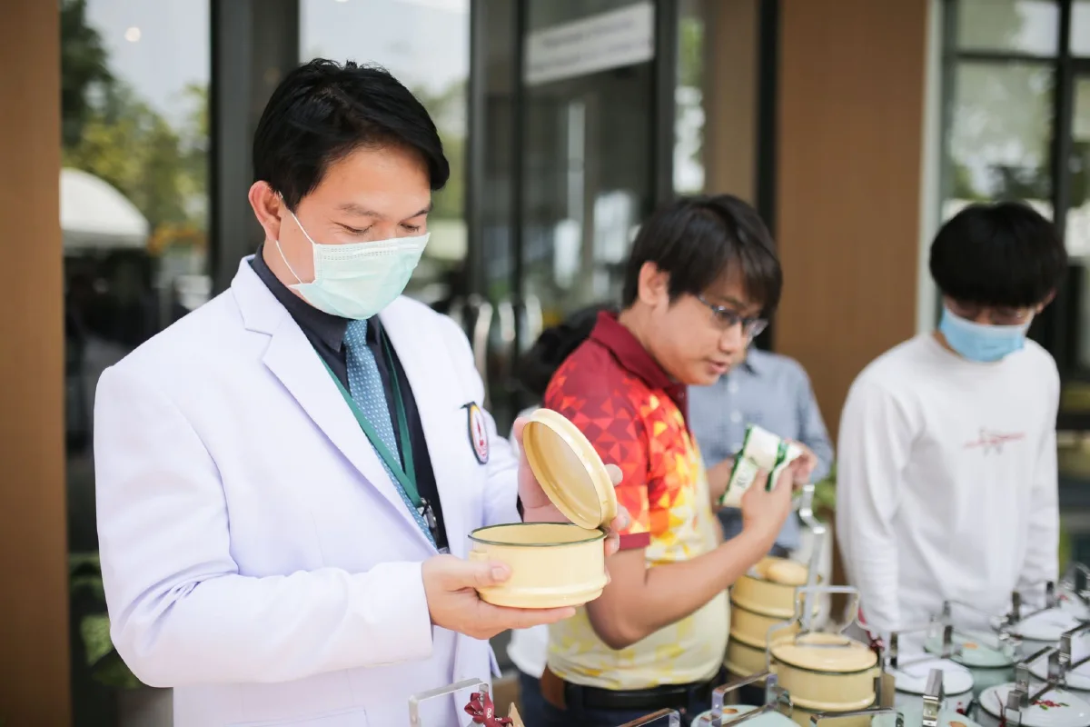 ใช้"ปิ่นโต"ส่งอาหารในโครงการ“ข้าวเพื่อหมอ”ช่วยลดขยะพลาสติก