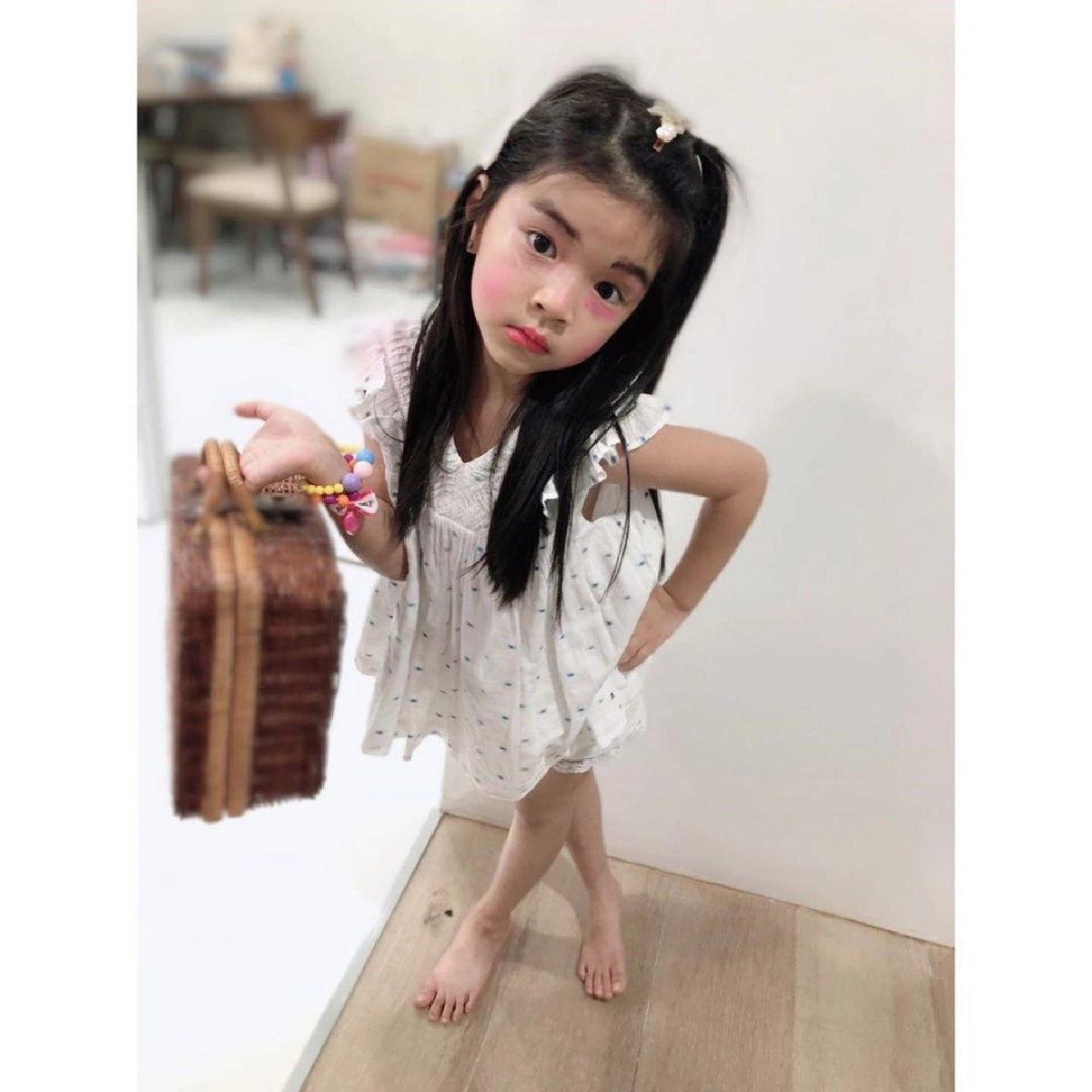 น้องมะลิ มือใหม่หัดแต่งหน้า แม่โบว์ แซวคิดว่าจะไปงานวันฮาโลวีน 