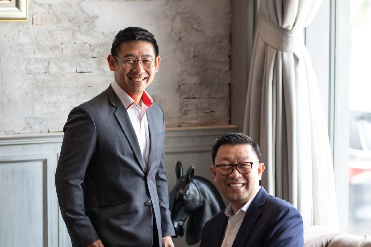 “เกียรตินาคิน”มอบประกันโควิดให้ฮีโร่เสื้อกาวน์1,600 ล้านบาท “เกียรตินาคิน”มอบประกันโควิดให้ฮีโร่เสื้อกาวน์1,600 ล้านบาท