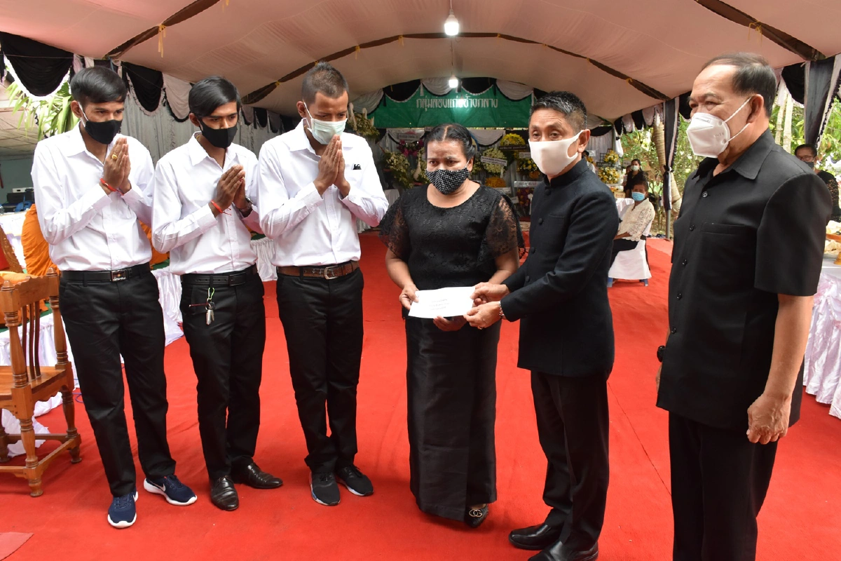 โควิด-19 : ผู้ว่าฯเมืองนครฌาปนกิจศพเทศกิจช็อคตายคาด่านคัดกรอง