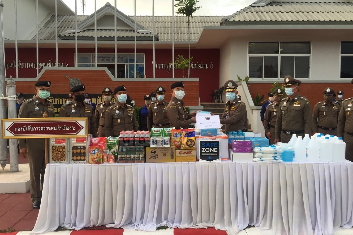 อนุทินควงบิ๊กอู๊ดรุดดูอาการ42แรงงานต่างด้าวติดเชื้อโควิด-19