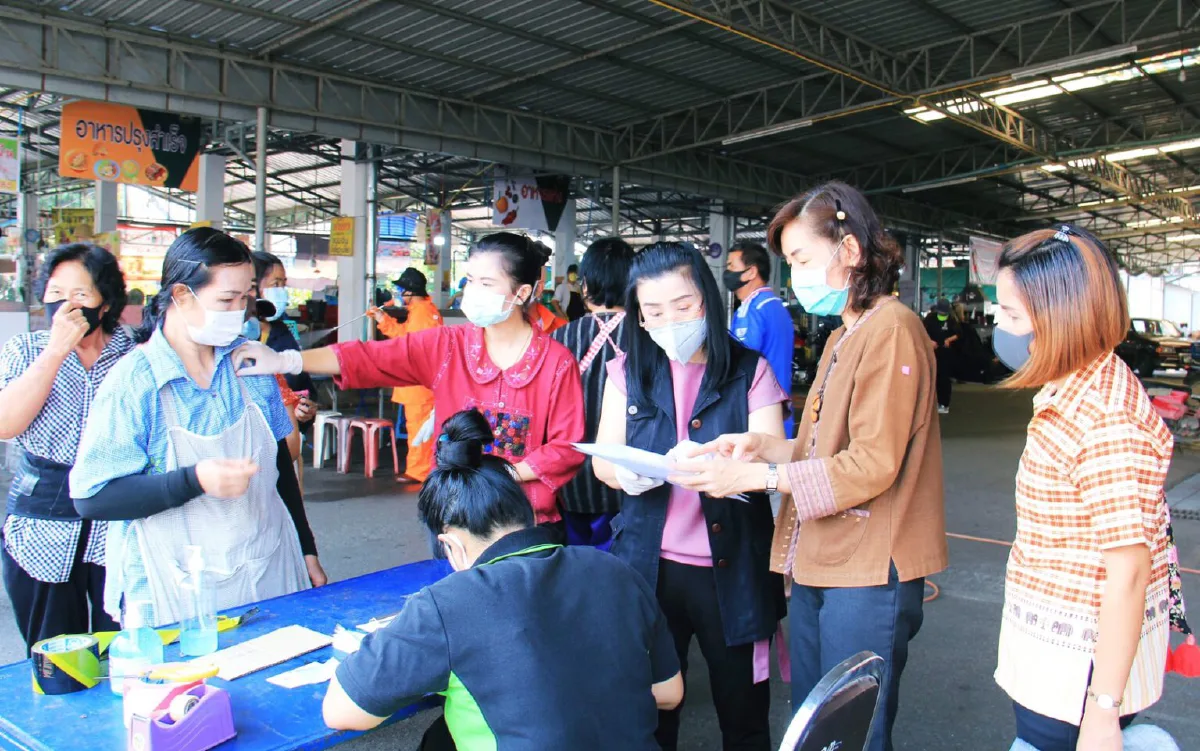 สถ.กำชับท้องถิ่นคุมเข้มโควิด-19 ในตลาดอปท.ทุกแห่งหลังรัฐคลายล็อก