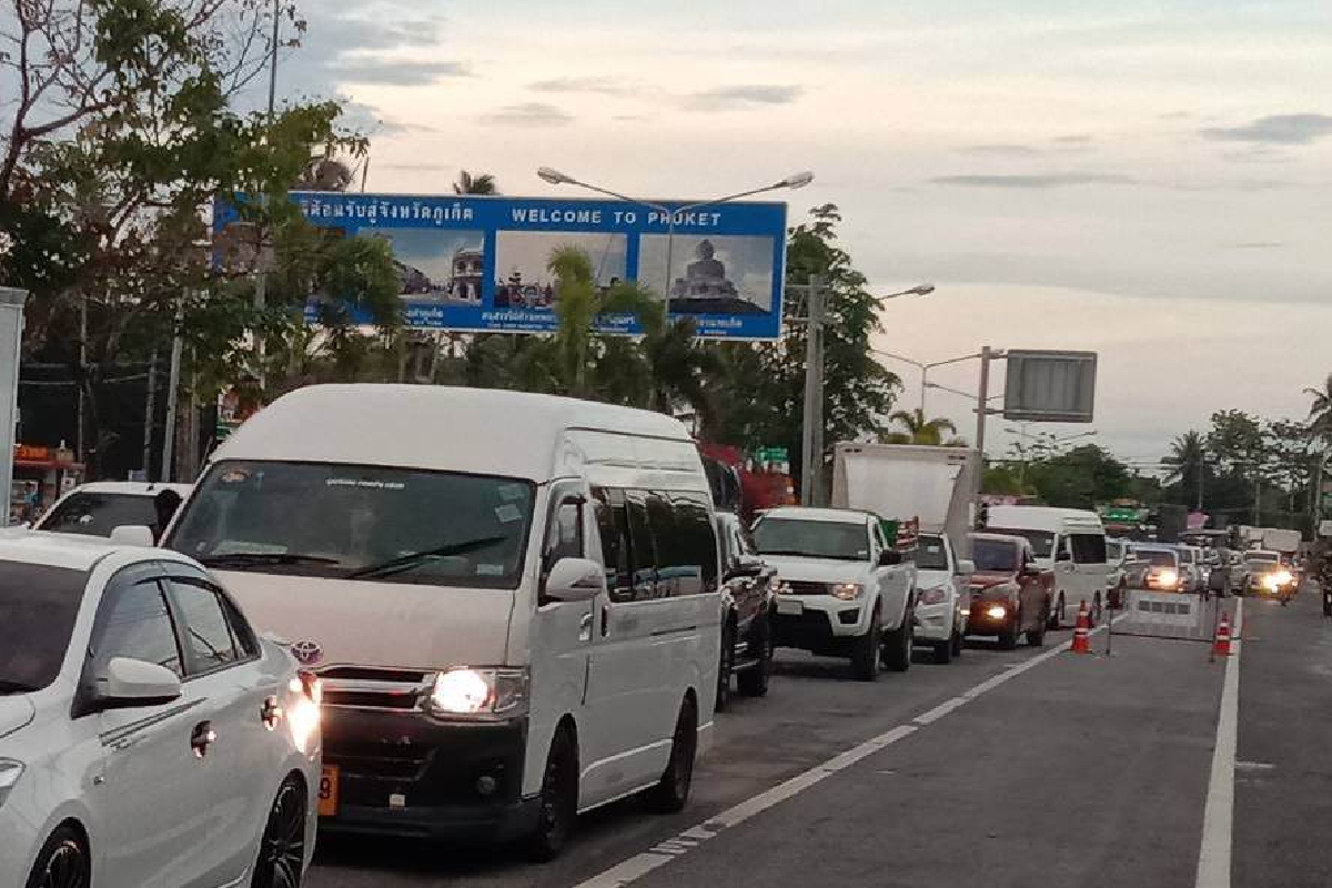 ปลัดมหาดไทยแจงปมปล่อยผู้เดินทางออกจากภูเก็ตกว่า3,500คน ปลัดมหาดไทยแจงปมปล่อยผู้เดินทางออกจากภูเก็ตกว่า3,500คน