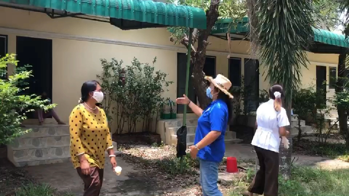 ต้อนรับอบอุ่นคนสุรินทร์กลับจากภูเก็ตส่งกักตัวในรีสอร์ตทันที 14 วัน