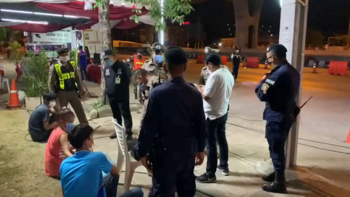 วัยรุ่นจ๋อย!ซิ่งกระบะไม่สนใจเคอร์ฟิวถูกจับเจอหลายข้อหา