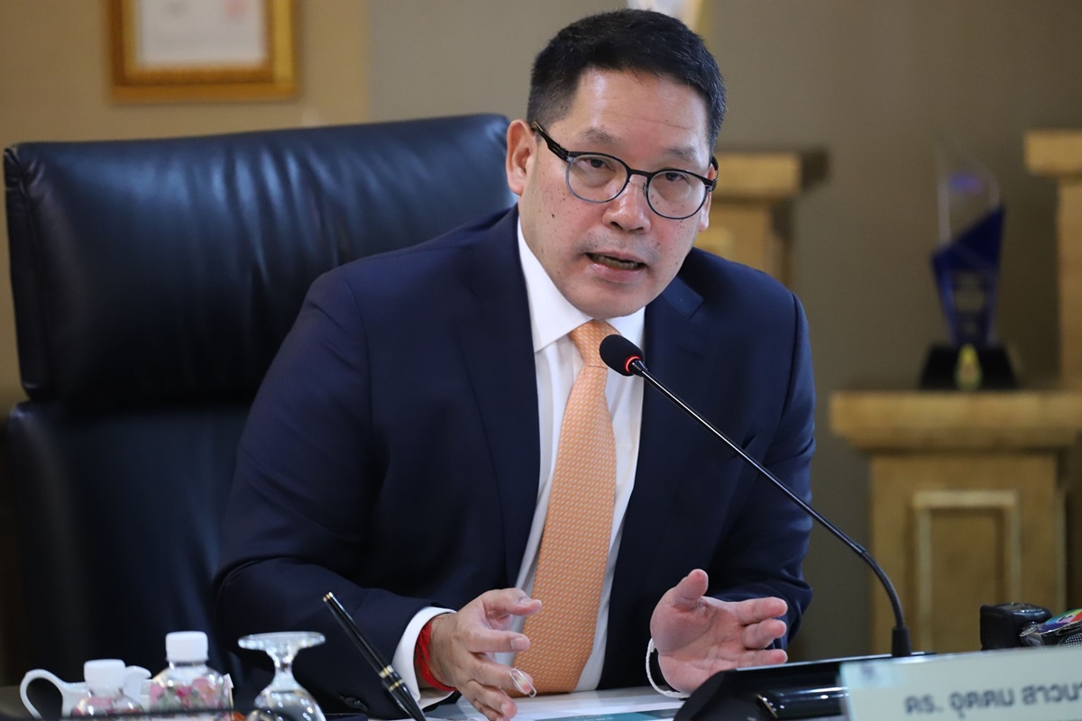 "อุตตม"ส่งสัญญาณขายหุ้นการบินไทย "อุตตม"ส่งสัญญาณขายหุ้นการบินไทย