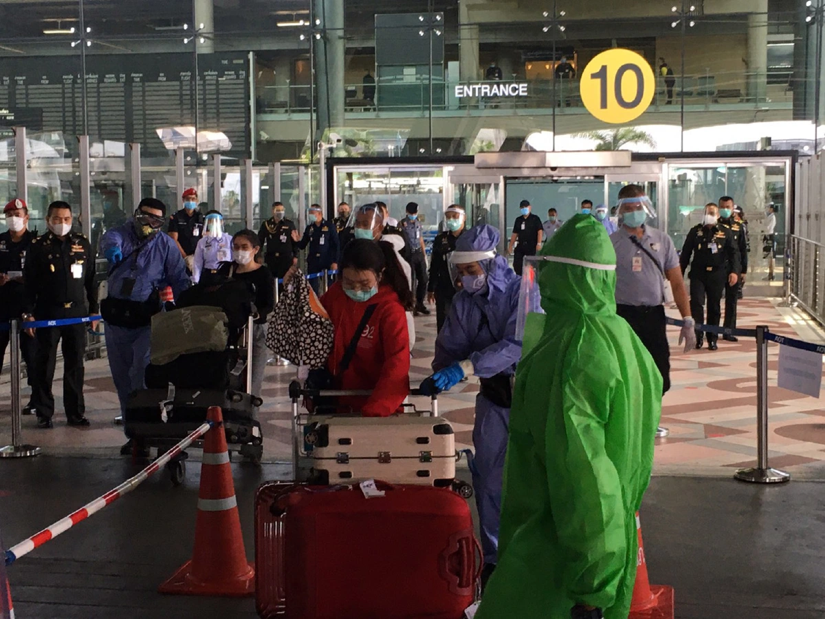 ส่งตัว 16 คนไทยเดินทางกลับจากฝรั่งเศสกักตัว 14 วัน