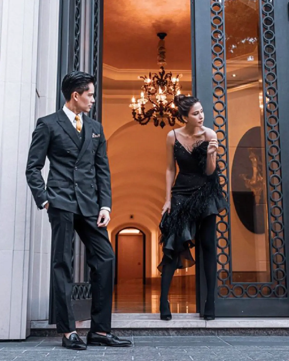 “ศรีริต้า” จัดแฟชั่นล่าสุดกับท่าเทน้ำจากกาน้ำชาลงสระว่ายน้ำ เก๋ๆ 