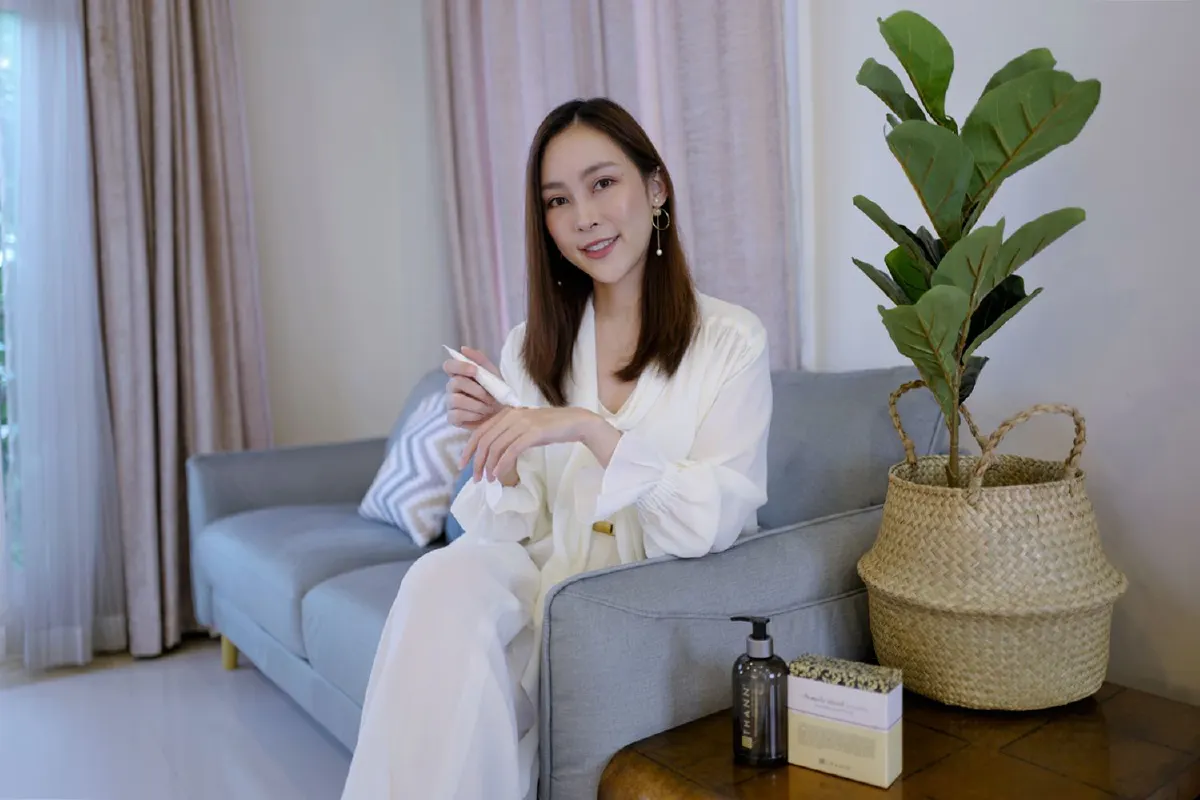 3 สาวเซเลบริตี้แชร์เคล็ดลับดูแลมือคู่สวยในช่วง Social Distancing