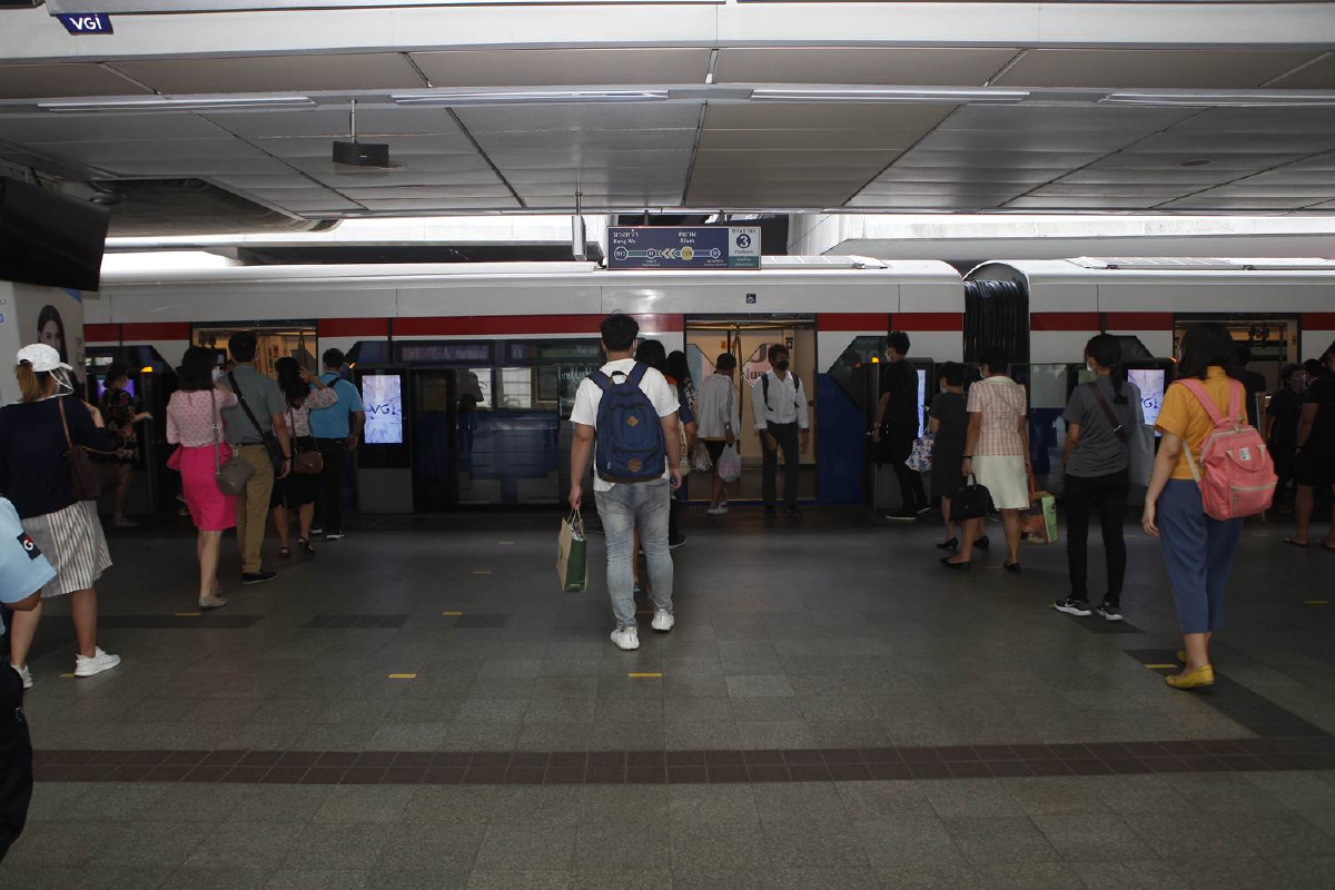 บีทีเอสร่วมกทม.จัดเทศกิจช่วยจัดระเบียบบนสถานีรถไฟฟ้าลดความหนาแน่น บีทีเอสร่วมกทม.จัดเทศกิจช่วยจัดระเบียบบนสถานีรถไฟฟ้าลดความหนาแน่น
