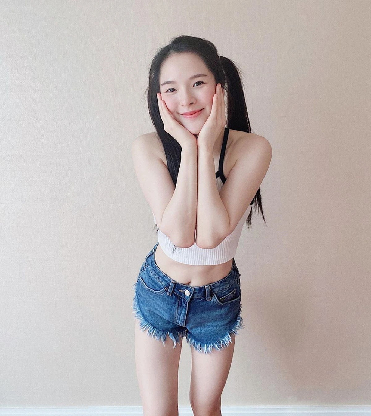 ปันปัน สุฑัตตา บ่นอุบกักตัวทำผมยาวเกิน แฟนๆ หลุดโฟกัสเพราะผิวขาวออร่า