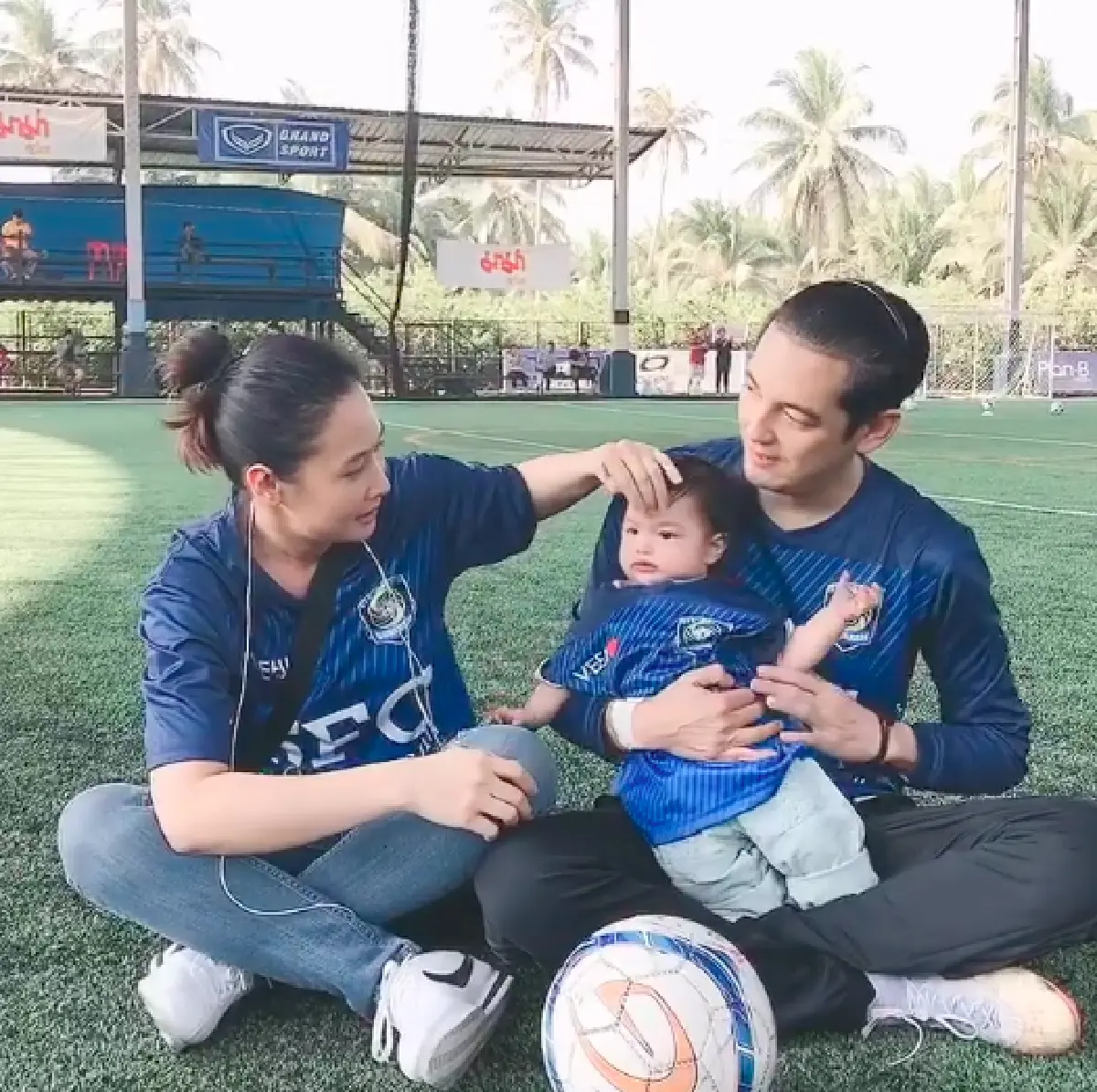 ดาเมจแม่มาแรง! "ติ๊ก บิ๊กบราเธอร์" โชว์วิธีล้างจานแบบปังๆ แถมชุดยังหรูหรา