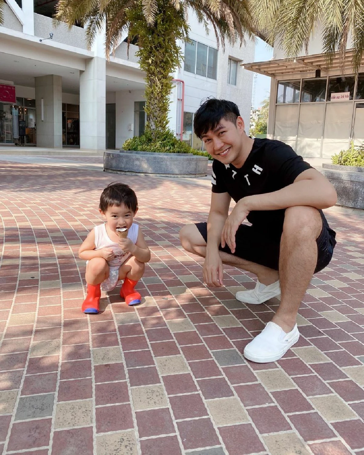 แอมป์ พีรวัศ ไม่ยอมอยู่เฉย! ขับแกร็บหาเงินช่วงโควิด 19 เลี้ยงครอบครัว