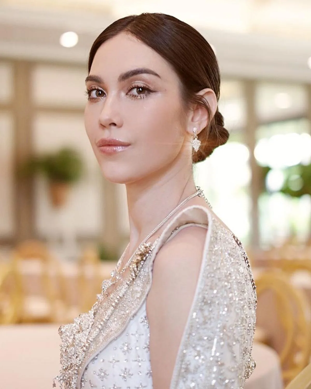 แมท ภีรนีย์ เป็นลม! กลับมาถ่ายแบบชุดไทย งานแรกหลังกักตัวไปนาน