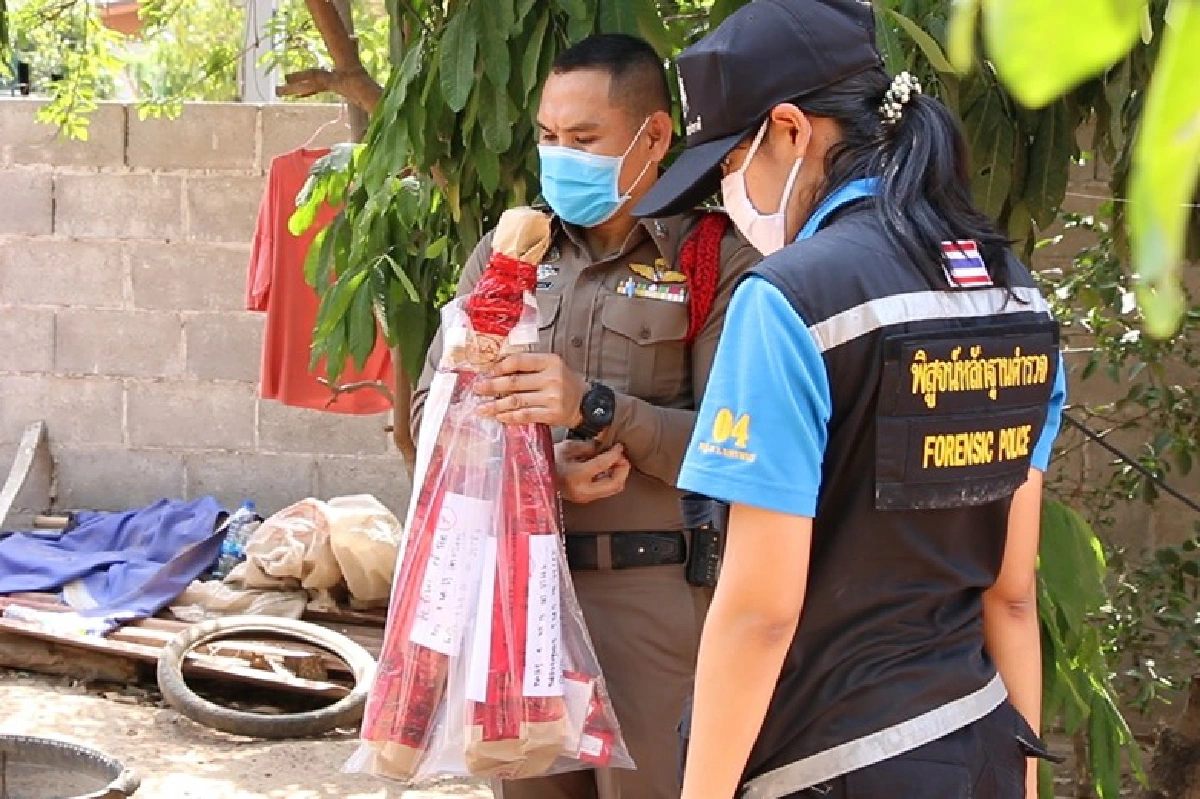 หญิงหม้ายถูกฆ่าโหดตำรวจตามหาลูกเลี้ยง คาดปมทะเลาะกันในวงเหล้า