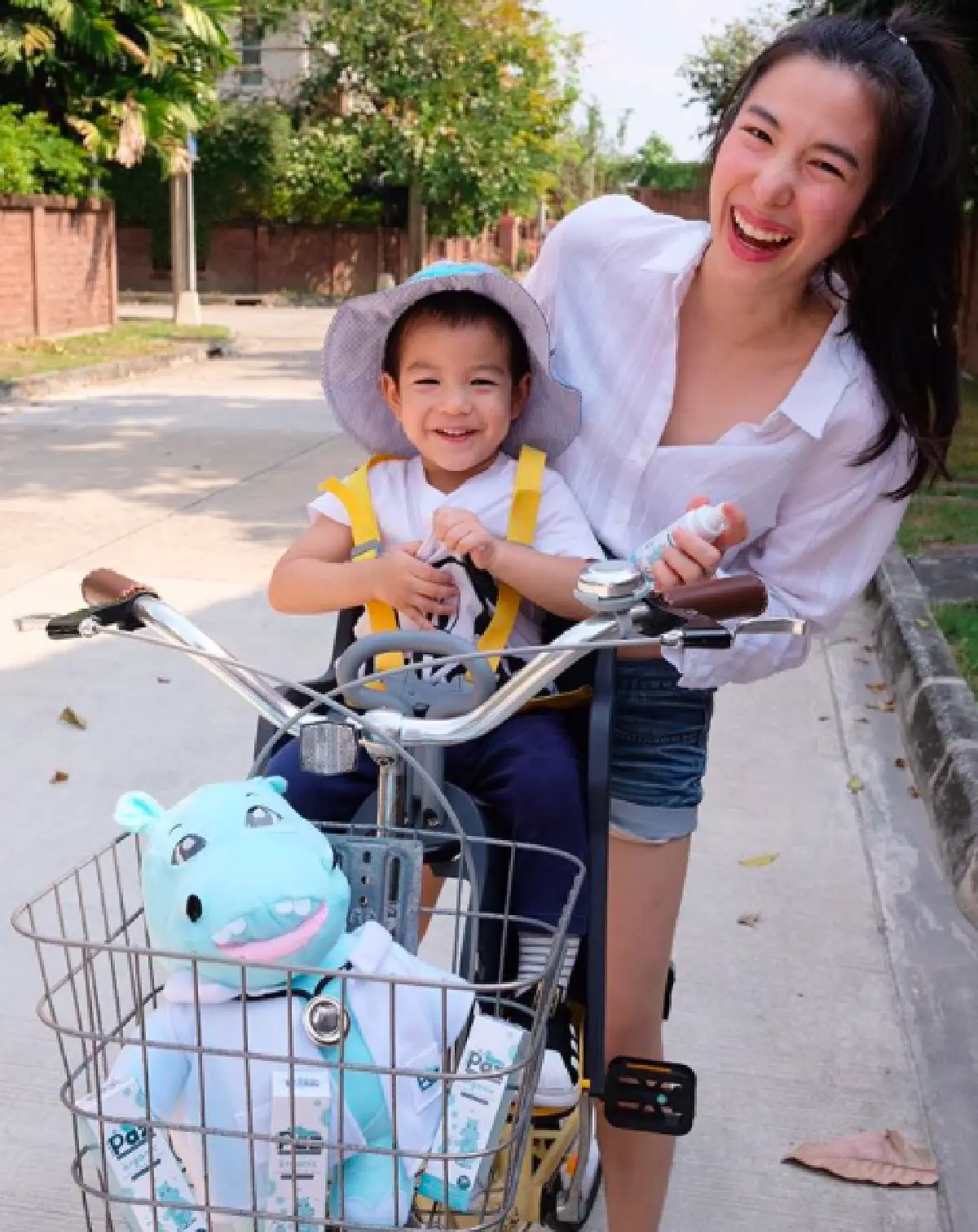 “เอ้ก  บุษกร” เล่าระทึกไฟไหม้หญ้าเพลิงสูงเท่ากำแพง “กัปตัน” ปีนกำแพงช่วย