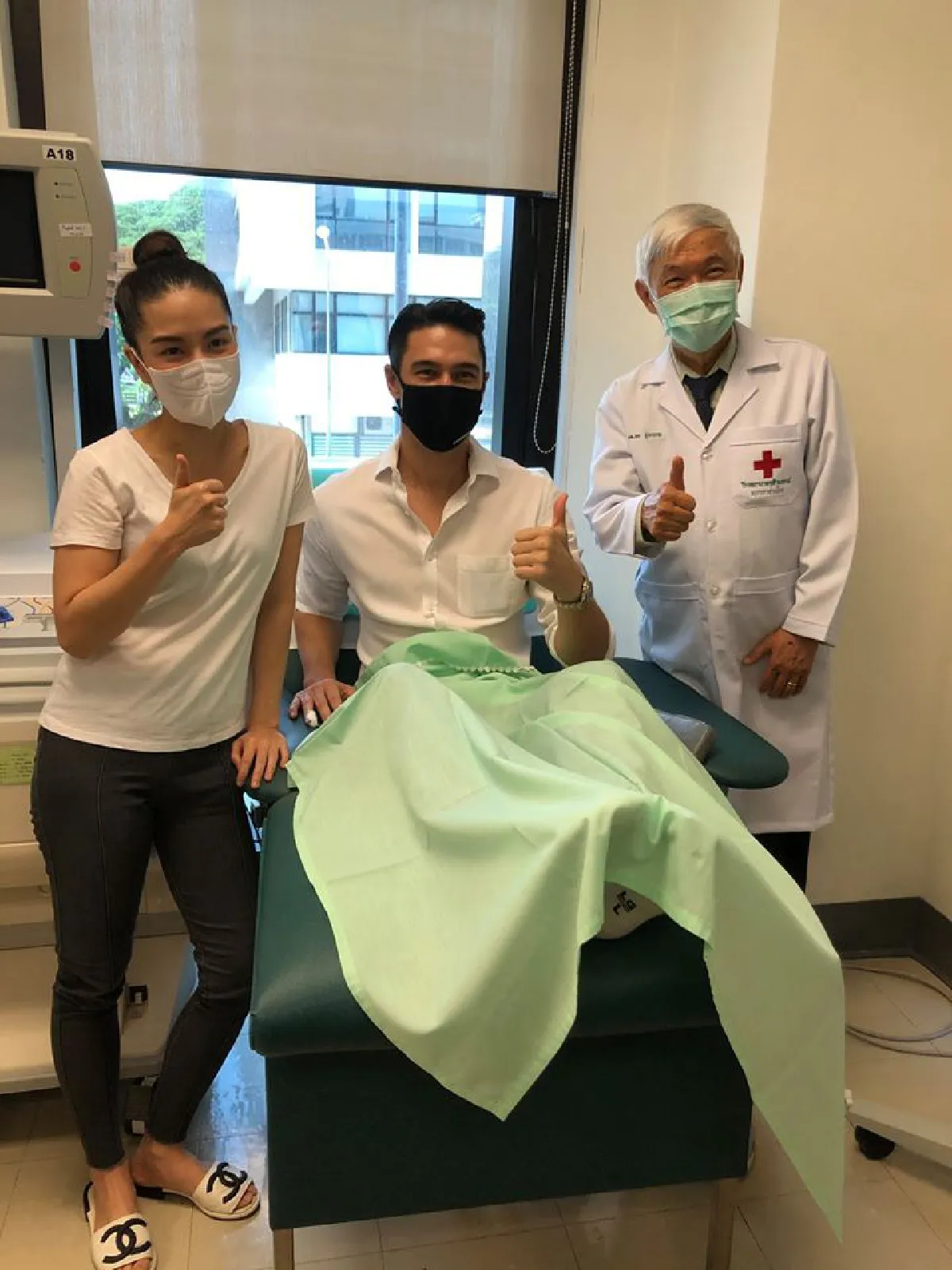 "แมทธิว-ลิเดีย" บริจาคพลาสมา นำไปใช้ในการรักษาผู้ป่วยโควิด-19 คนอื่น