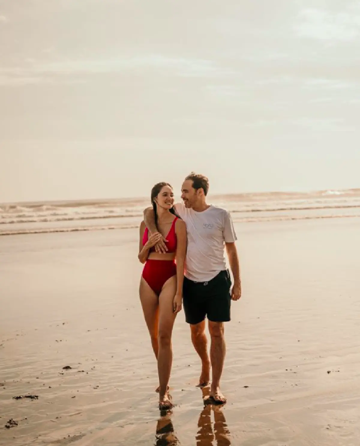  “ซาร่า มาลากุล” เผยข่าวดีคลอดลูกชายคนแรกแล้ว พร้อมเผยภาพอบอุ่น