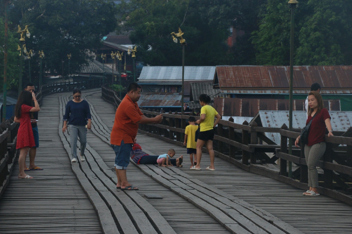 ชาวสังขละบุรีผวาโควิด-19 กลับมาระบาดซ้ำจี้จังหวัดทบทวนปลดล็อก ชาวสังขละบุรีผวาโควิด-19 กลับมาระบาดซ้ำจี้จังหวัดทบทวนปลดล็อก