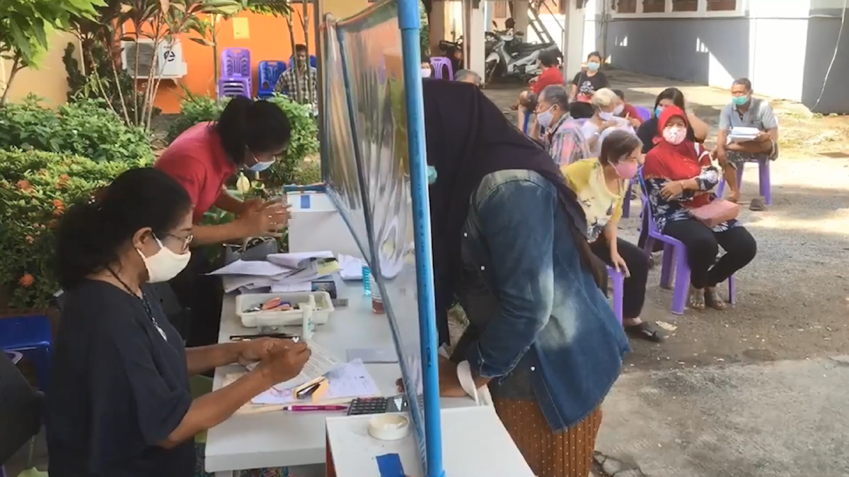 เกษตรกรทะลักยื่นขอขึ้นทะเบียนรับเงินเยียวยาโควิด-19