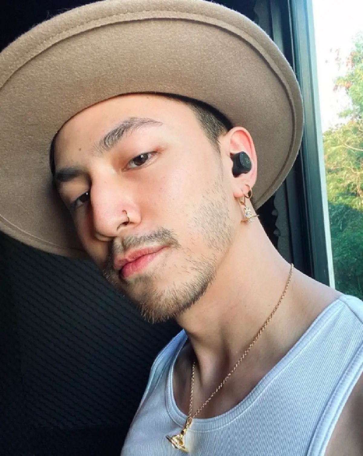 “โฟร์-ธามไท” ต่างอันฟอลโลอินสตาแกรมกัน ด้านฝ่ายหญิงลบรูปทิ้ง