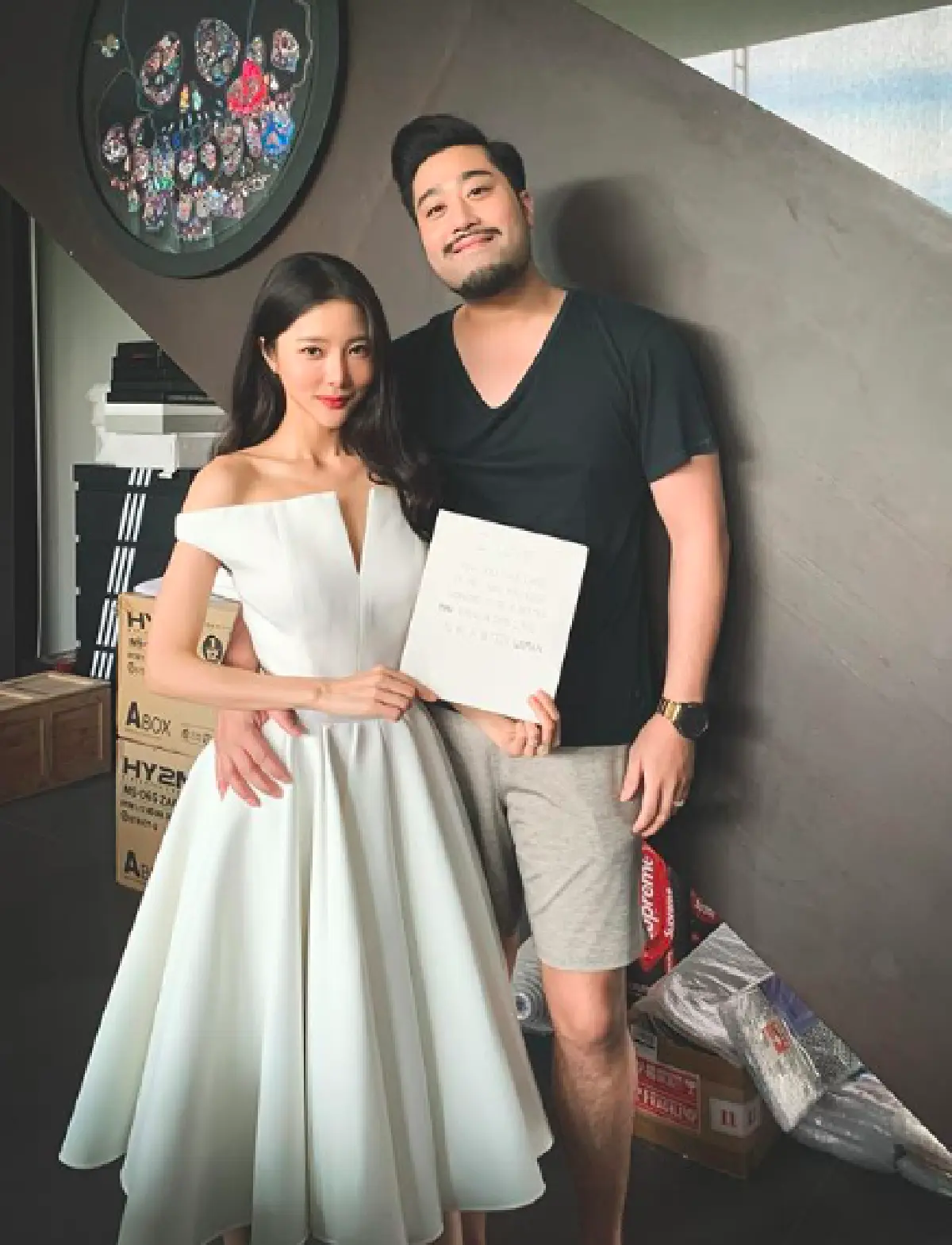 "เนย วรัฐฐา" สวมชุดเจ้าสาว ทำเซอร์ไพรส์ว่าที่เจ้าบ่าว “ฤทธิ์ กาไชย“ มีเซ็นใบคำสัญญาด้วย