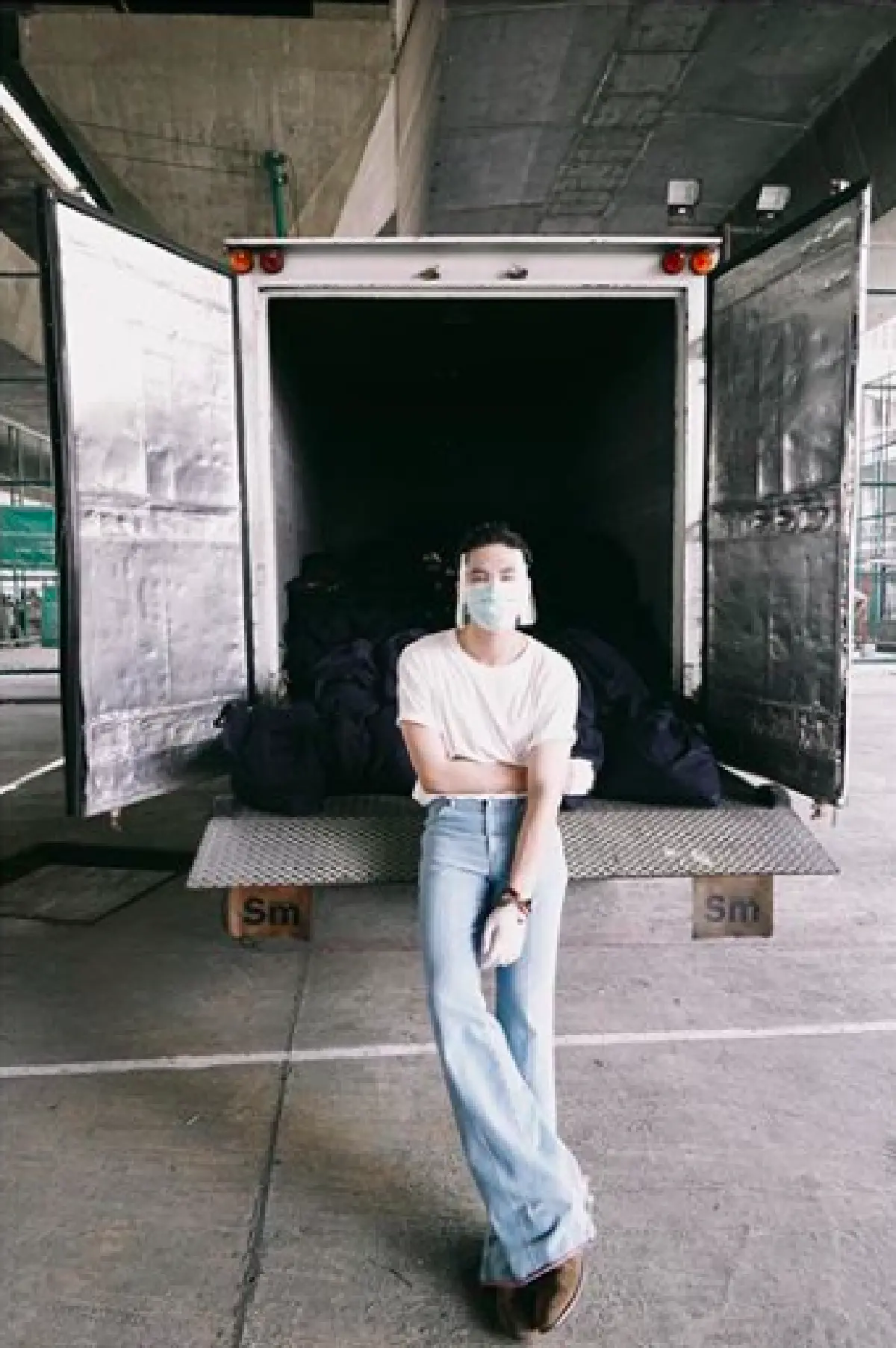 “พีช พชร” ควง “แม่ส้ม ชนัดดา” ทำบุญวันเกิดอายุ  27 ปี มอบถุงยังชีพให้ชุมชนบางรัก