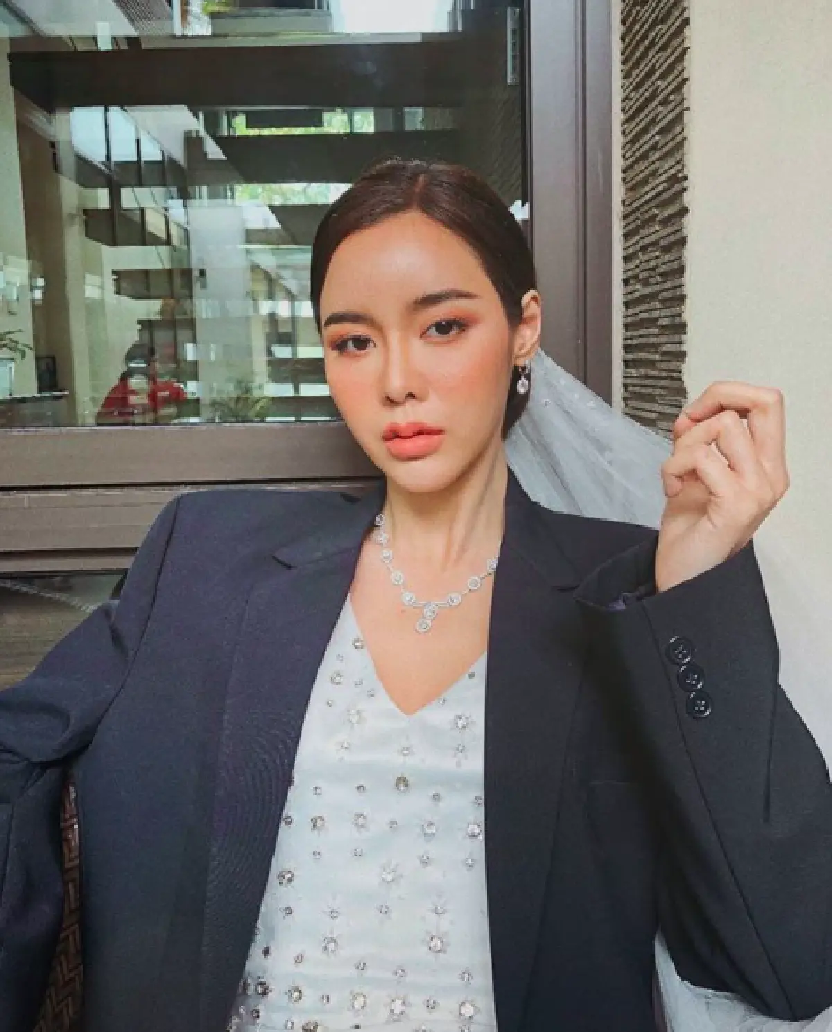 "ไอซ์ ปรีชญา" สุดฮา! คัฟเวอร์เป็นตัวเอง ตอบคำถามสื่อเรื่องหน้าเปลี่ยนเพราะแต่งหน้า 